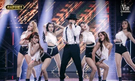 Thầy trò GDucky-Karik-RickyStar mặc sơ mi trắng, quần âu hát rap vẫn khiến dàn HLV ngả mũ