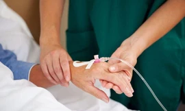 Người mắc cúm A có nên truyền dịch không? 