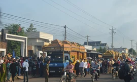 Thảm sát Bình Phước: Đau xót nhìn dòng xe tang lăn bánh