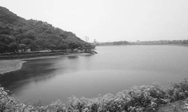 Hồ nước này chính là vực “không đáy”.