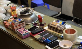 Các thiết bị chơi cờ bạc bịp. Ảnh: Công an nhân dân.