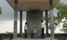 Bia tưởng niệm đồng chí Lê Hữu Lập tại xã Xuân Lộc, huyện Hậu Lộc, Thanh Hóa. Ảnh: Hoàng Lam.