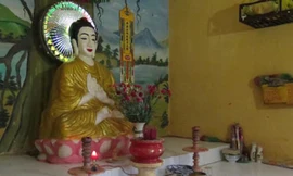 Bức tượng Phật được kẻ xấu tô vẽ nhuốm màu kỳ bí để tung tin đồn nhảm.