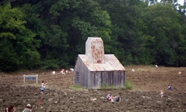 Crater of Diamonds ở Murfreesboro, Arkansas, Mỹ từng là miệng núi lửa. Đến nay, nó được biết tới như một mỏ kim cương tự nhiên.