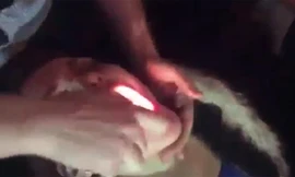 Cô gái suýt bị bỏng vì đốt rượu trong miệng