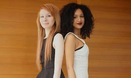 Lucy da trắng còn Maria da màu. Ảnh: Worldwide Features.