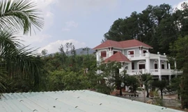 Biệt thự xây trái phép dưới chân núi Hải Vân của ông Phan Như Thạch. Ảnh Đức Hoàng.