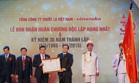 Tổng Cty thuốc lá VN đón nhận Huân chương Độc lập hạng Nhất
