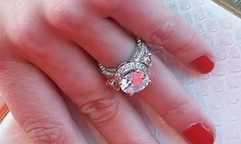 Những chiếc nhẫn đính hôn ấn tượng của “sao”