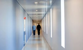 Giới chức nhà tù phát hiện sự việc khi thấy lưu lượng truy cập dữ liệu cao bất thường. Ảnh: Reuters.