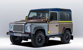 Phiên bản Defender với sự sáng tạo của nhà thiết kế thời trang danh tiếng Paul Smith.
