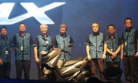 Nmax 150 xuất hiện cùng các lãnh đạo trong sự kiện nội bộ của Yamaha.