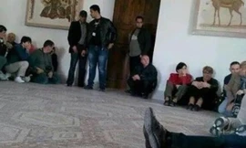 Những du khách bị bắt làm con tin trong bảo tàng Bardo. Nguồn: Al Arabiya.