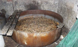 Mỡ bẩn mất vệ sinh được phát hiện.