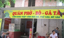 Quán phở của gia đình anh Hùng tại Trung Văn (Từ Liêm).