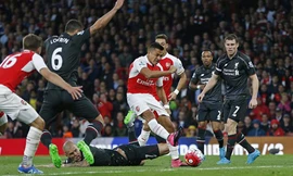 Arsenal chưa thắng trên sân nhà mùa này.