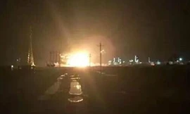 Clip quả cầu lửa khổng lồ ở khu hóa chất Trung Quốc