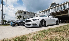 Mẫu Mustang thế hệ thứ 6 của Ford.