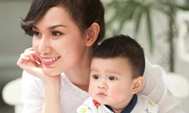 MC Quỳnh Chi và con trai - Gia Phúc.