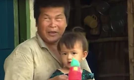 Giờ lão không cô đơn nữa, vì có tiếng cười con trẻ.