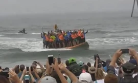 66 người lập kỷ lục đứng ván lướt sóng