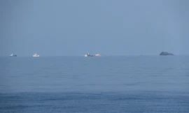 Các tàu tìm kiếm máy bay Su-22 gặp nạn đang được triển khai gần khu vực Hòn Trứng.