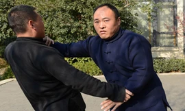 Li Tianjin xuất chiêu.