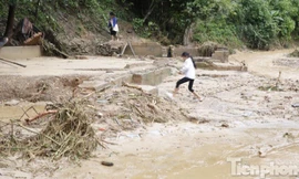 Bản Có dưới chân đèo Pha Đin tan hoang sau mưa lũ