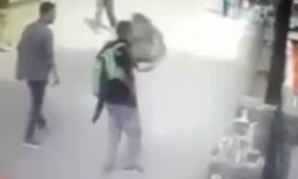 Đừng có đùa với khỉ