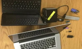 Laptop, ổ cứng và USB của Chris Roberts bị FBI tịch thu.