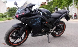 Chiếc xe côn tay có dàn áo vẽ 3D các bộ phận của từng con robot trong loạt phim bom tấn Transformer.