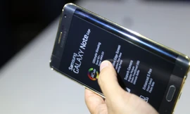 Cận cảnh Galaxy Note Edge mạ vàng tại Việt Nam