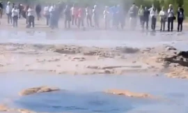 Hồ nước có hiện tượng kỳ lạ bất ngờ sôi sùng sục