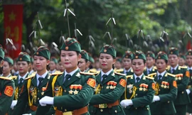 Bóng hồng trong lễ diễu binh, diễu hành kỷ niệm Quốc khánh