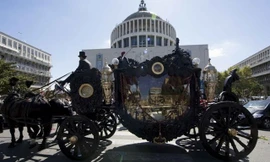 Đám tang của Vittorio Casamonica, 65 tuổi, một trong những kẻ đứng đầu của băng mafia ở Rome. Nguồn: La Repubblica.