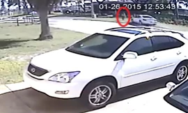 Lái ô tô đâm gục bạn gái đang mang bầu