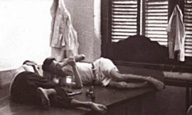 Một tiệm hút thuốc phiện ở Chợ Lớn.