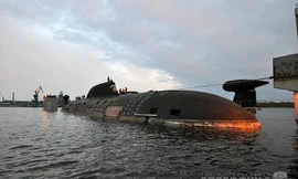 Tận thấy quy trình vận chuyển tàu ngầm khổng lồ