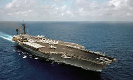 Tàu tấn công đổ bộ lớp America đầu tiên USS America. Ảnh: US Navy.