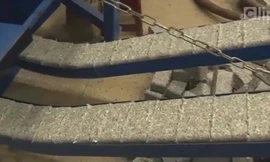 Cận cảnh hàng triệu tờ tiền cũ bị nghiền vụn mỗi ngày