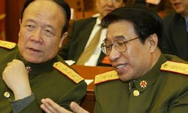 Quách Bá Hùng và Từ Tài Hậu (phải).