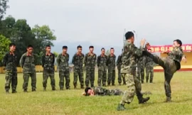 Xem lính trinh sát ra đòn hiểm triệt hạ đối phương