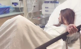 Khánh My nhập viện ở Mỹ vì bị nghi viêm ruột thừa.