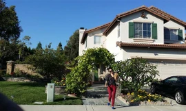 Sau một thời gian dài hoạt động nghệ thuật ở hải ngoại, mới đây, Thu Phương trở lại Việt Nam làm giám khảo chương trình Giọng hát Việt 2015. Trên ghế nóng, cô gây ấn tượng bởi sự hoạt ngôn và chuyên nghiệp.