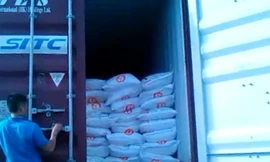 Số đường nghi nhập lậu cảnh sát tạm giữ. Ảnh: Quốc Thắng/VnExpress