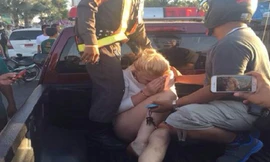 Nữ du khách bị cảnh sát Thái Lan bắt giữ.