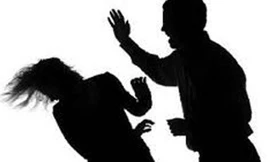 Treo cổ tự tử sau khi bị chồng tát bôm bốp vào mặt