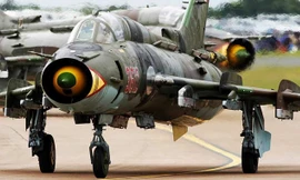 Quốc gia nào đang dùng máy bay Su-22 giống Việt Nam?