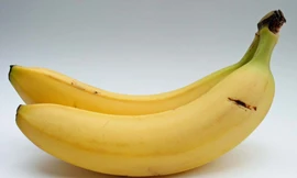 Dùng chuối làm búa đóng đinh