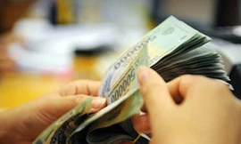 Tranh cãi nảy lửa về luật hóa thưởng Tết.